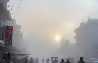 ঢাকায় শীত জেঁকে বসেছে, কুয়াশা থাকবে আরও কয়েক দিন: জানাল আবহাওয়া অফিস