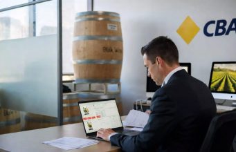 Bain-সমর্থিত Vinarchy ঋণ পুনঃঅর্থায়নে জটিলতা, পুরো ঋণের ঝুঁকি এখন CBA-র কাঁধে