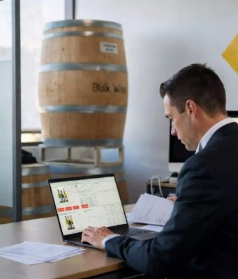 Bain-সমর্থিত Vinarchy ঋণ পুনঃঅর্থায়নে জটিলতা, পুরো ঋণের ঝুঁকি এখন CBA-র কাঁধে