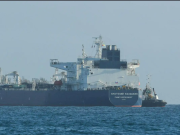 মার্কিন অবরোধের আশঙ্কায় হরমুজ প্রণালী এড়িয়ে চলছে তেলবাহী ট্যাংকার, বিশ্ব বাণিজ্যে নতুন অস্থিরতা
