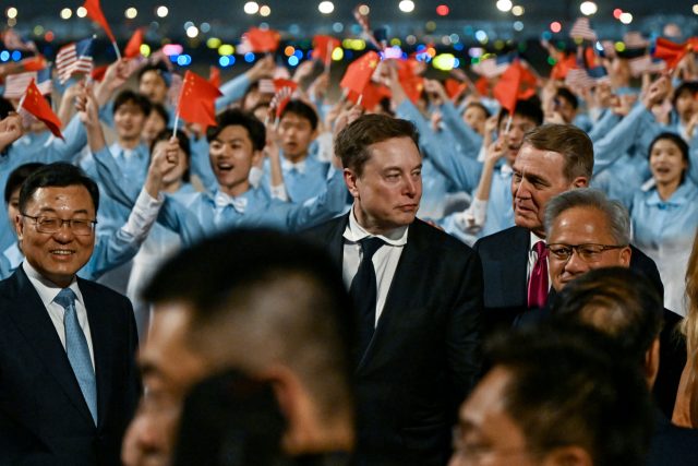 13vid-trump-china-guests-cglq-superJumbo